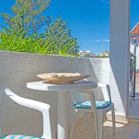 Apartments Jadranovo 卓得诺沃