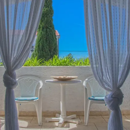 Apartments Jadranovo