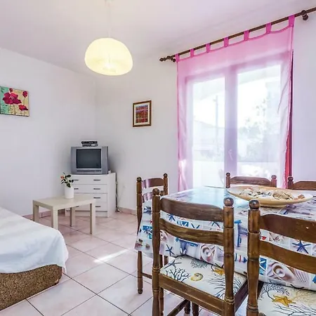 Apartments Jadranovo * 卓得诺沃