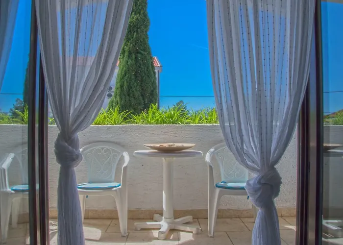 Apartments Jadranovo