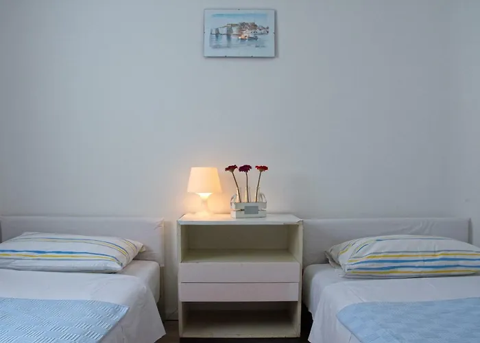 Apartments Jadranovo דירה *