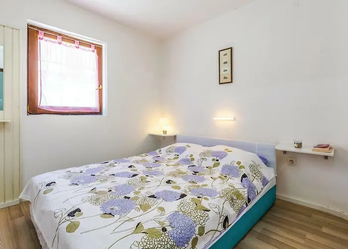 Apartments Jadranovo