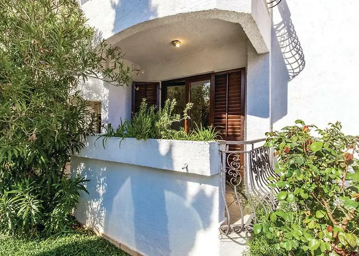 Apartments Jadranovo